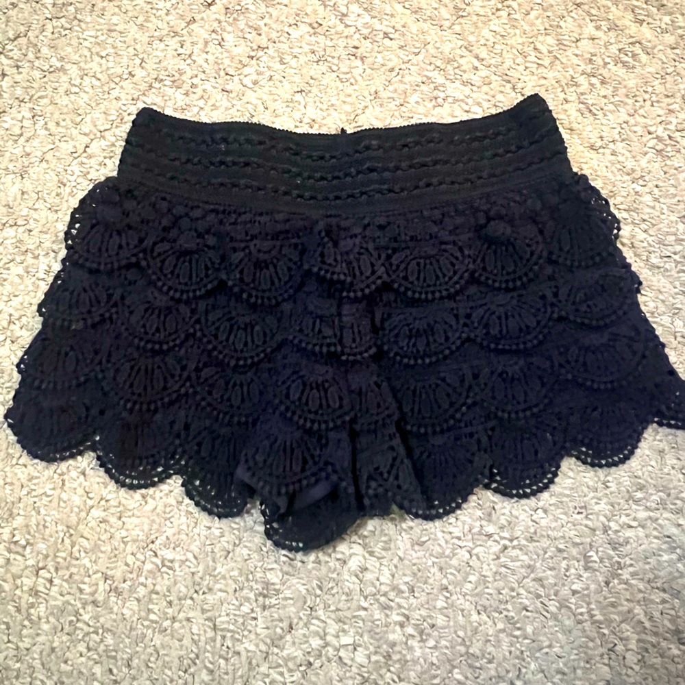 Boutique Navy Lace Shorts Size Medium